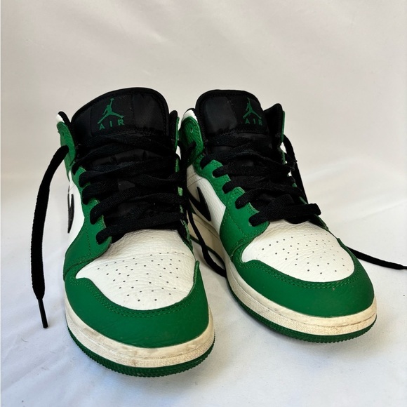 Kid's Air Jordan 1 Mid Pine size 5 - Picture 2 of 9